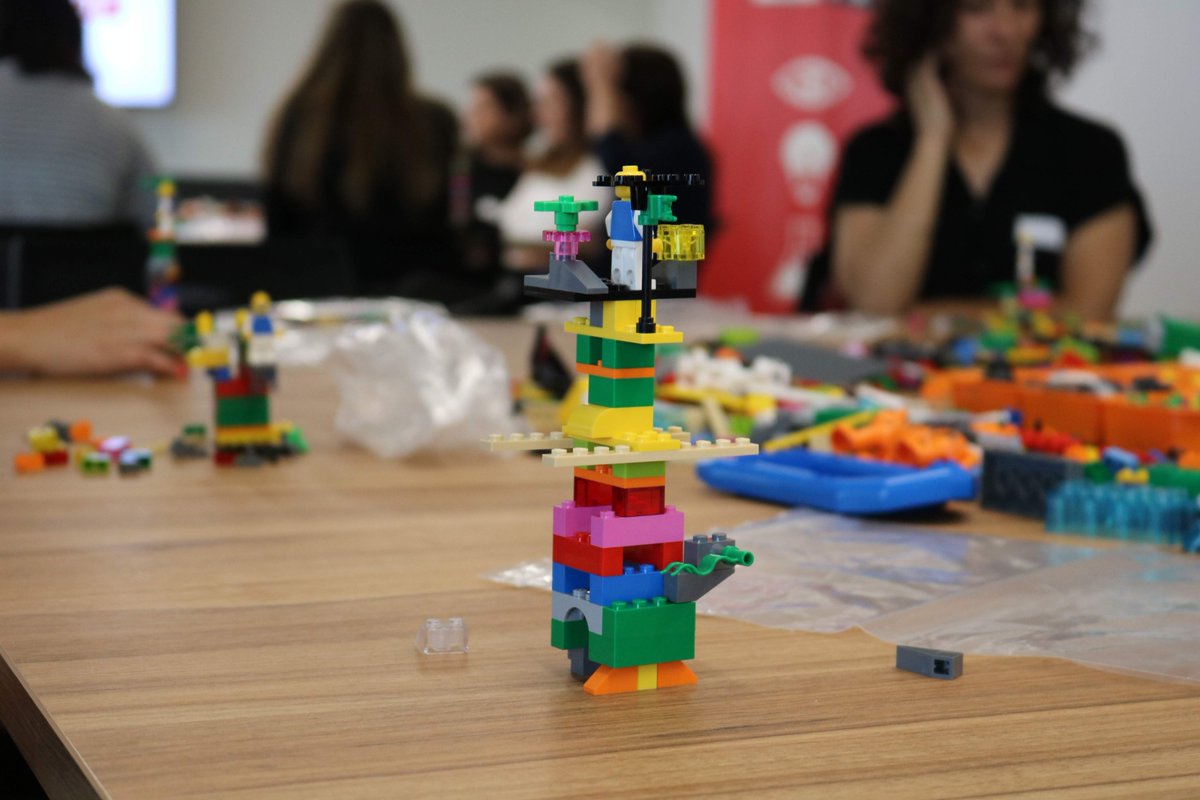 LabX_govpt's tweet image. Workshop #Lego® #SeriousPlay® about #TeamIdentity with our network of #InnovationChampions from portuguese public sector. #InnovGov #LabX #OficinaLabX 😎🏅🏆🇵🇹