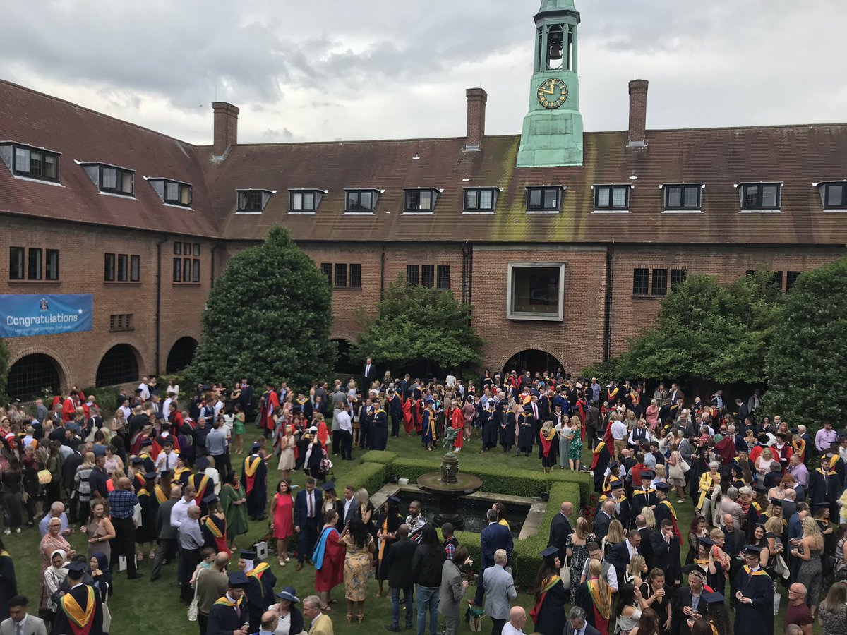 LiverpoolHopeUK's tweet photo. Itβs nearly time for the official group photo!πΈ #HopeGrad https://t.co/6I5ChcQhHr
