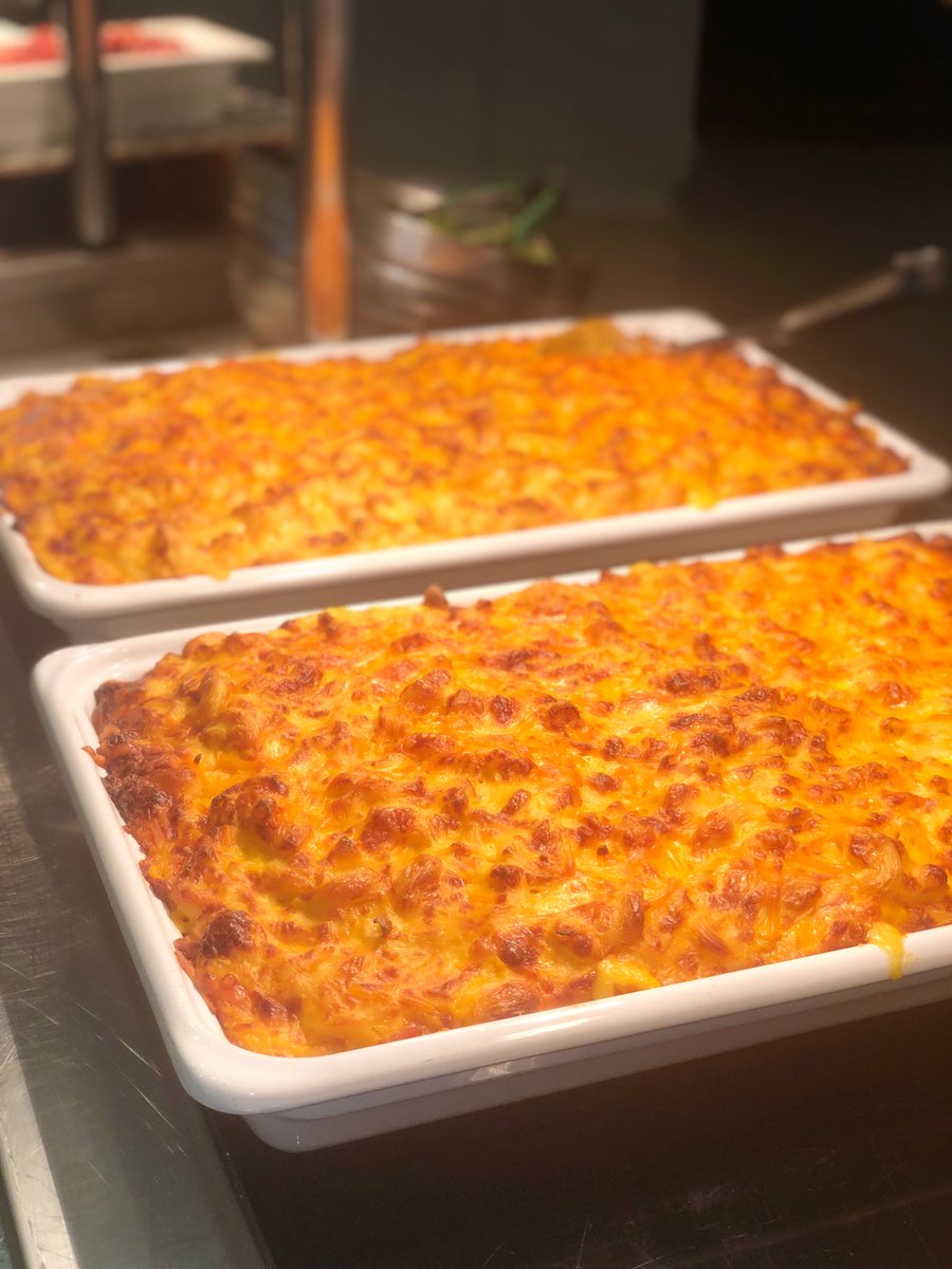 LStoreys's tweet image. Happy hump day Macaroni Wednesday #craigforth #stirling #foodies #cheesy #westisbest #chefslife #comfortfood #welovethisbusiness @lynnywinny_lynn @georgegunn2303