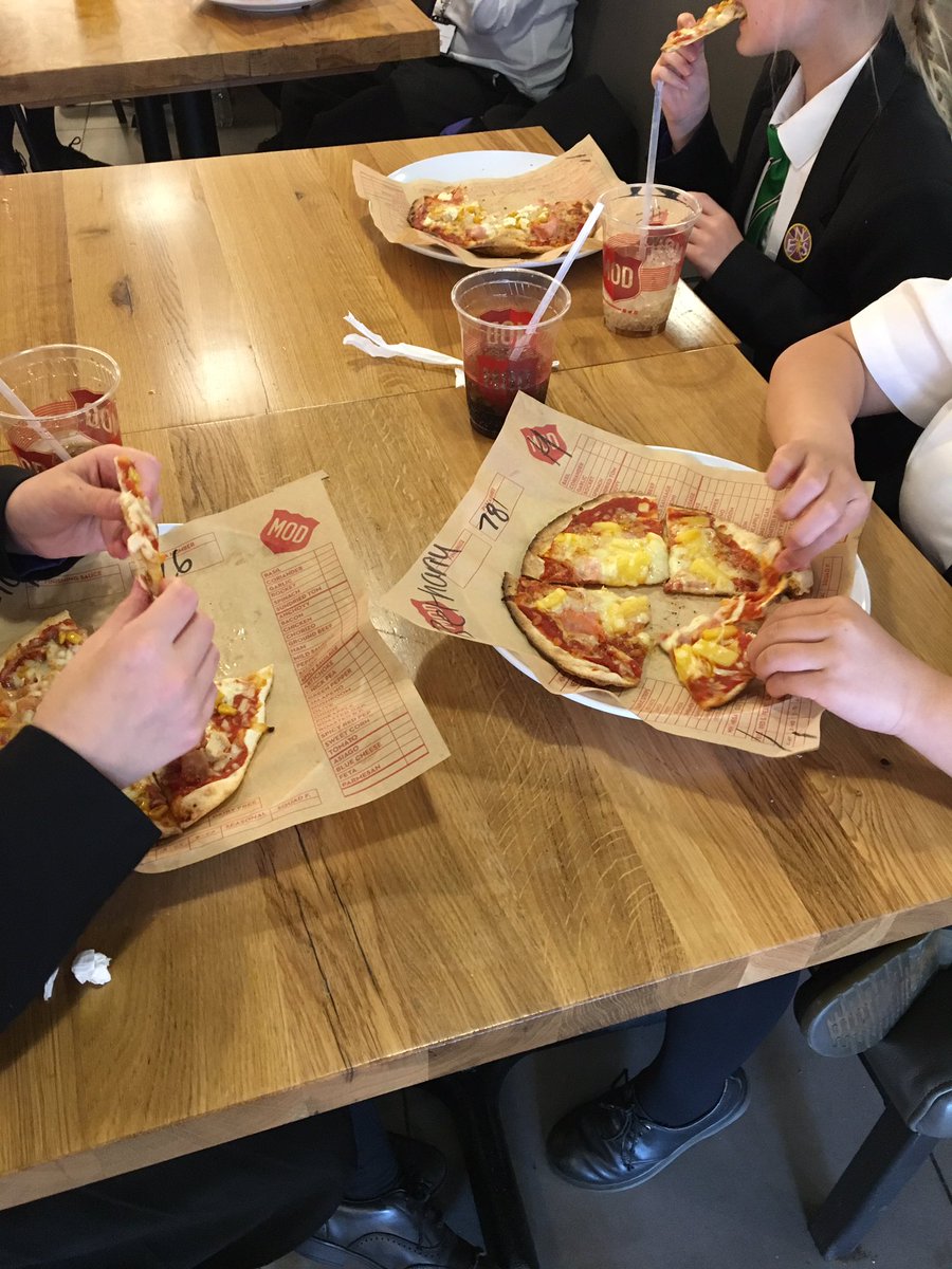 NES_HOH's tweet photo. Reward trip for 24 fantastic students from yrs 7-10 #adventuregolf #pizza #funtimes https://t.co/u9jOAHYUMD