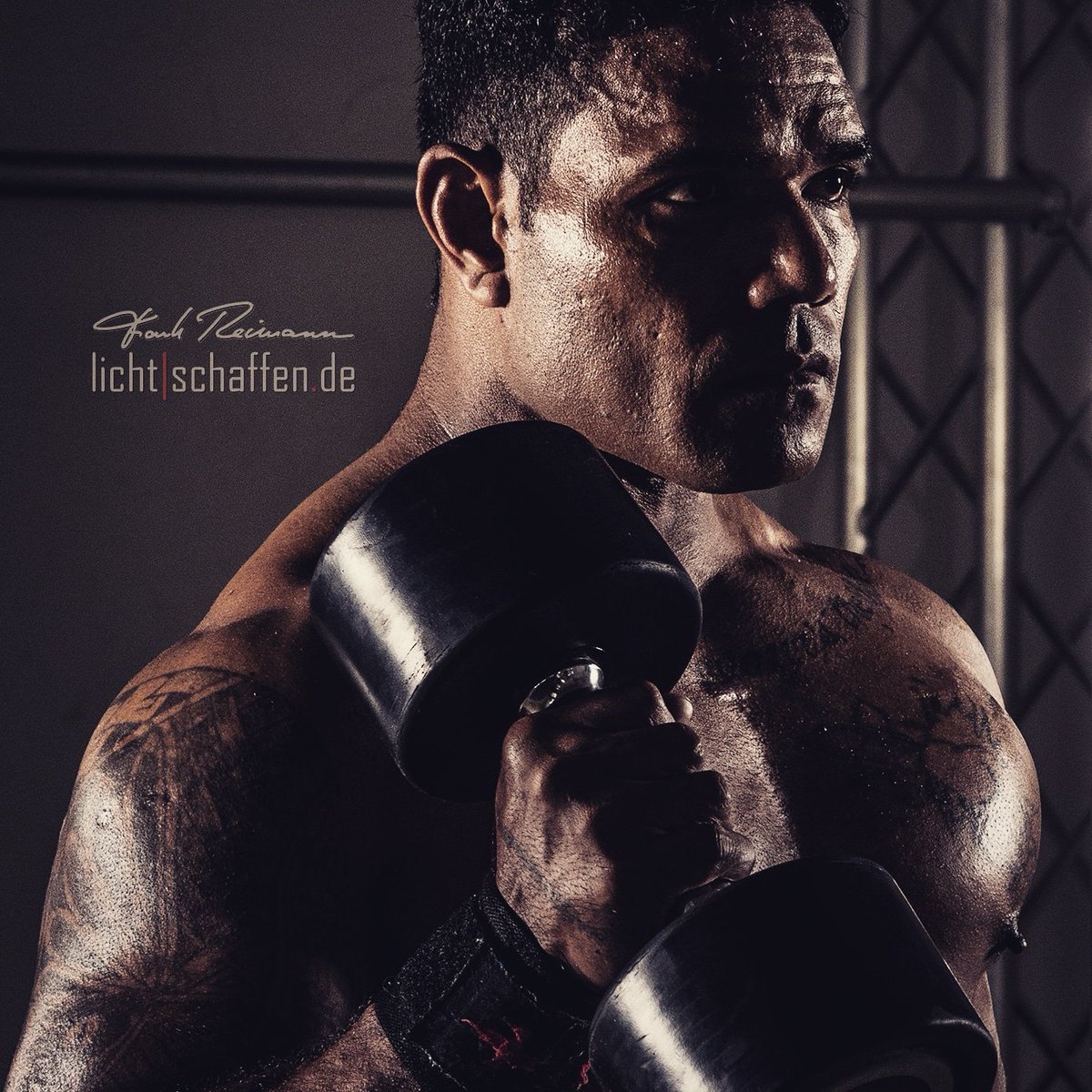 Fjfitnes's tweet photo. Photoshooting...more Pic on my Instagram @lordy_gauna... https://t.co/mart7yijY6