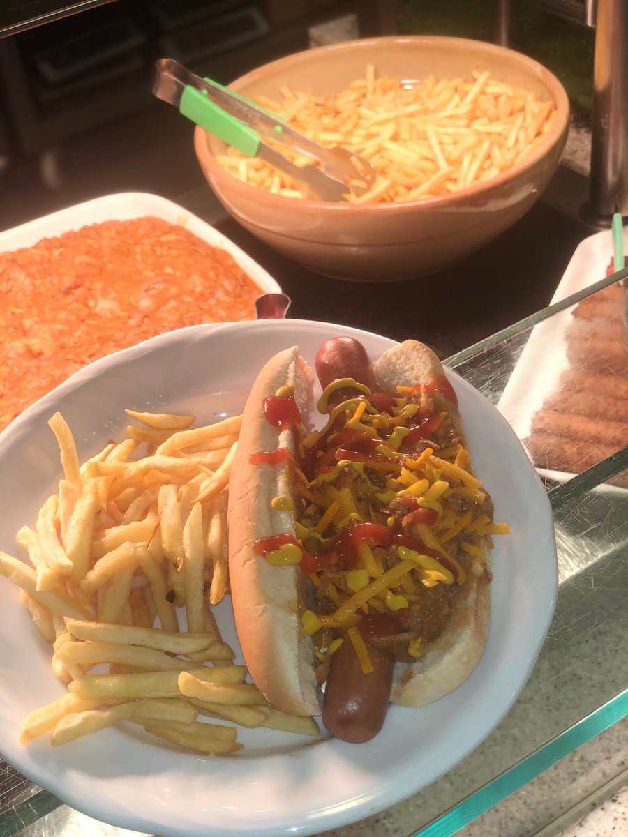 LStoreys's tweet image. #Peckish why not grab a #bbq pork #hotdog from the #craigforth restaurant today #mustard #ketchup #crispyonions #frenchfries #foodies #chef #stirling #welovethisbusiness @lynnywinny_lynn @georgegunn2303