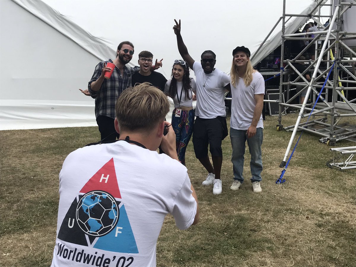 lauravjordan's tweet photo. @liveleighlove @villagegreenfes @KatyforKings @maisie_smith_ @JuliaSmithMgt @ChrisBourne @MetalSouthend @SouthendBC @c2c_Rail @AroundSS9 @YourSouthend Such a lovely day catching up with these girls. @JuliaSmithMgt and I @liveleighlove had the opportunity to interview @KatyforKings & band & @maisie_smith_ was there during her 18th Birthday celebration too at @villagegreenfes @ChrisBourne #busted #eastenders #bbc #chrisbourne https://t.co/CyJxtxv18P