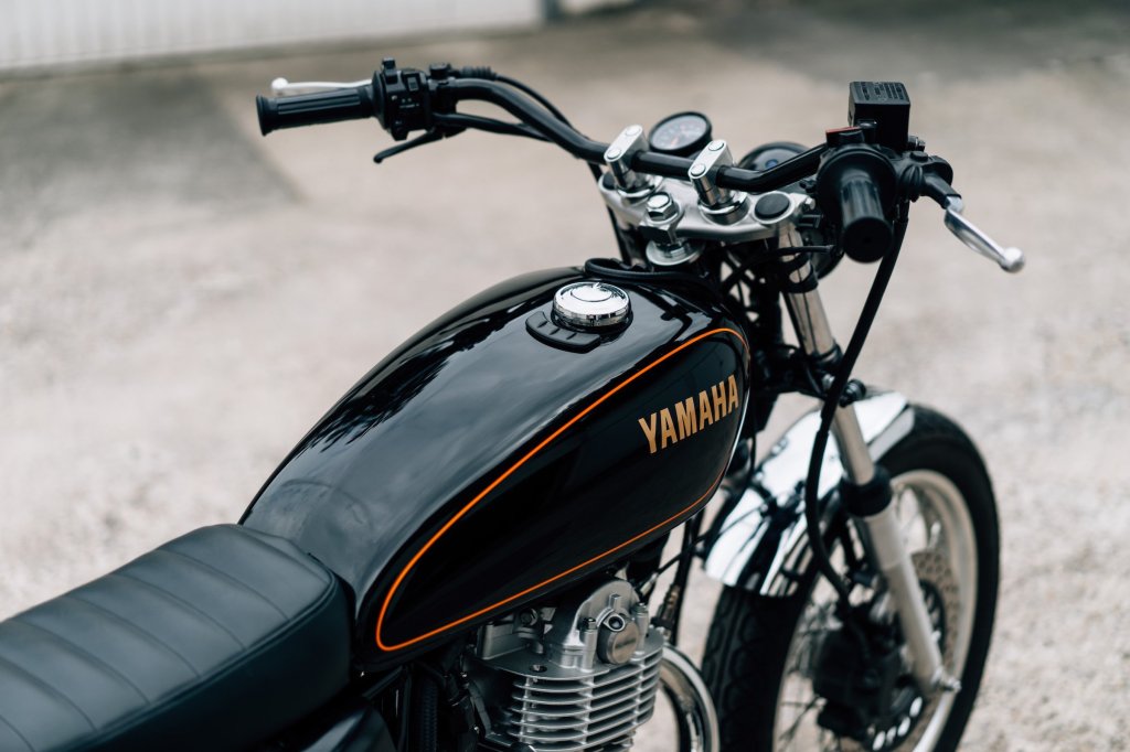 تويتر Silodrome على تويتر The Toma Customs Yamaha Sr400 A Minimalist Daily Rider Sr400 Yamahasr400 Sr500 Custommotorcycle Custommotorbike Custom Motorcycle Motorbike T Co L9jumvy6rm T Co Rluapheglw