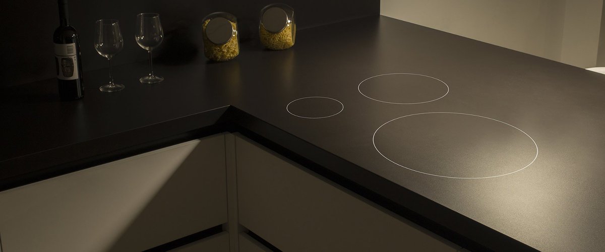 Electroklase_'s tweet photo. Inducción invisible, con el que a través de una conexión a un dispositivo electrónico, puede controlarse zona de inducción, potencia, encendido…¡Lo último en encimeras gracias a #CookingRAk! 😲
Os lo contamos en el blog 👇
https://t.co/s4JZucD6iA
#Electroklase #Cocinas #Jaén https://t.co/KXwLgqbAkT