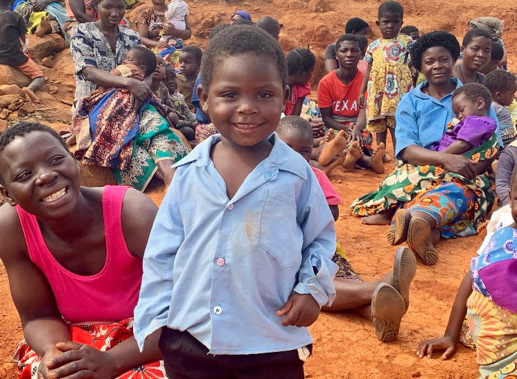 UNICEFMalawi's tweet photo. Look at that smile😁
3-year old Simon getting ready to receive his Vitamin A and De-worming tablets at an Outreach Clinic in Msenga area in Thyolo.
#ChildHealthDays #ForEveryChild https://t.co/frCmdk0xHT