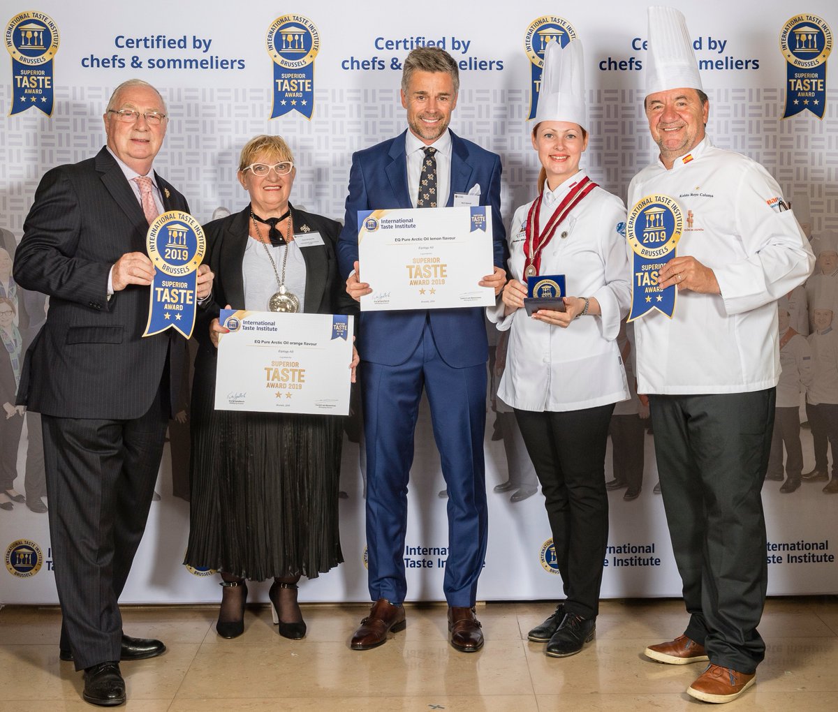 200 Michelin-starred Chefs and prestigious Sommeliers gave EQ Pure Arctic Oil Lemon and Orange the Superior Taste Award with 2 golden stars, which refers to Remarkable Taste! 🌟

#superiortasteaward #superiortaste #eqology