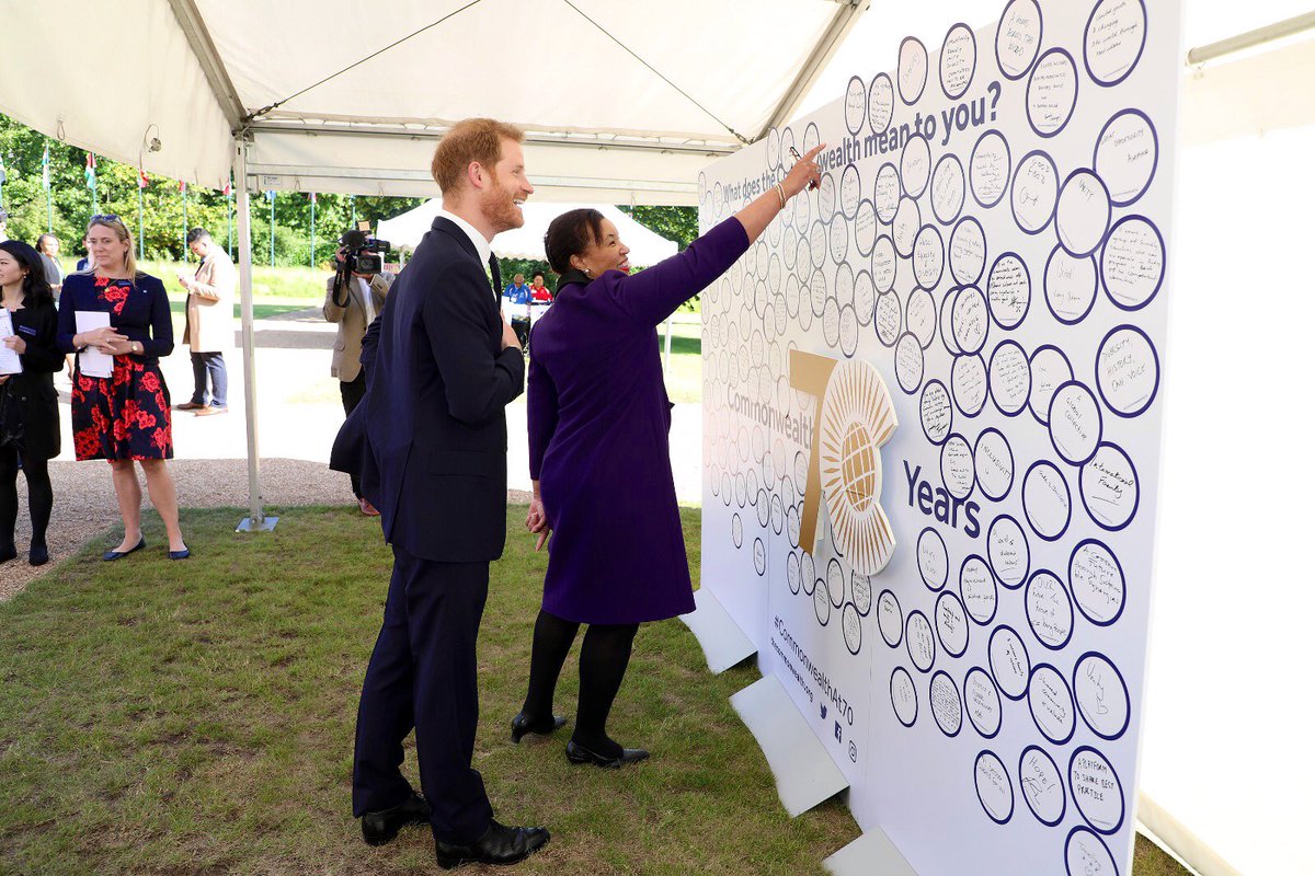 commonwealthsec's tweet photo. At #CommonwealthAt70 we heard what the #Commonwealth means to you:

One voice📣
Love💖
Unity✊
Democracy🗳
Solidarity👫
Diversity 👐
Support 🤗
Youth🙋‍♂️🙋‍♀️
Family💙
Global collective🌎🌍🌏
Equality⚖️ 
History📜
Opportunity👩‍🎓👨‍🎓
Peace🕊
Connectivity🌐
Sustainability🌱

#WorldEmojiDay https://t.co/TNCelbXMzg