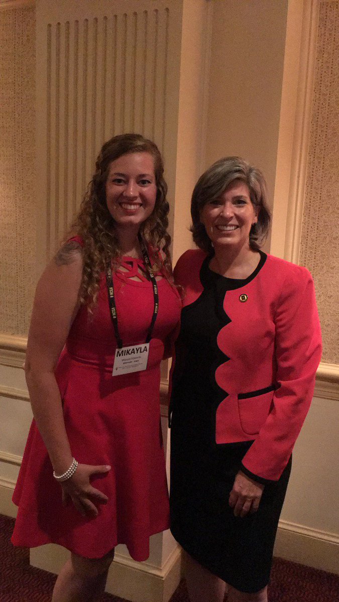 IowaAGvocate's tweet photo. Thank you @SenJoniErnst for making time for @iowa_corn and thank you for supporting #USMCA! https://t.co/43ByFr7nRR