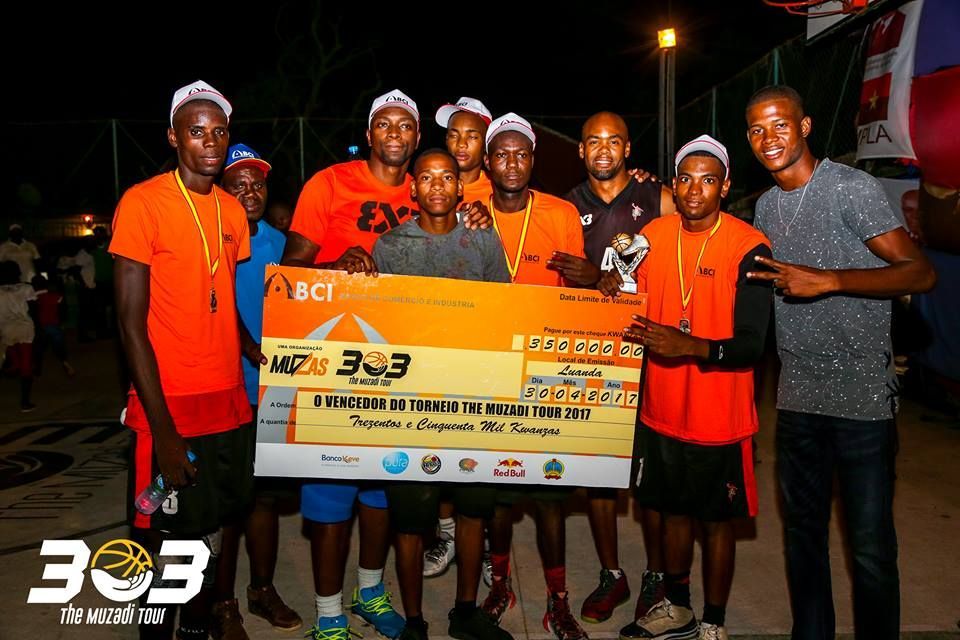 Muzadi_inc's tweet photo. Hoje, o nosso TRIBUTE ! vai para a equipa dos Cacuaco Ballers, se lhes viste a jogar no TMT3x3 posta o teu comentário, ou a tua opinião sobre estes anos que foram dominados por Eles.
#legendrespect https://t.co/nR7U7Ee6Gt