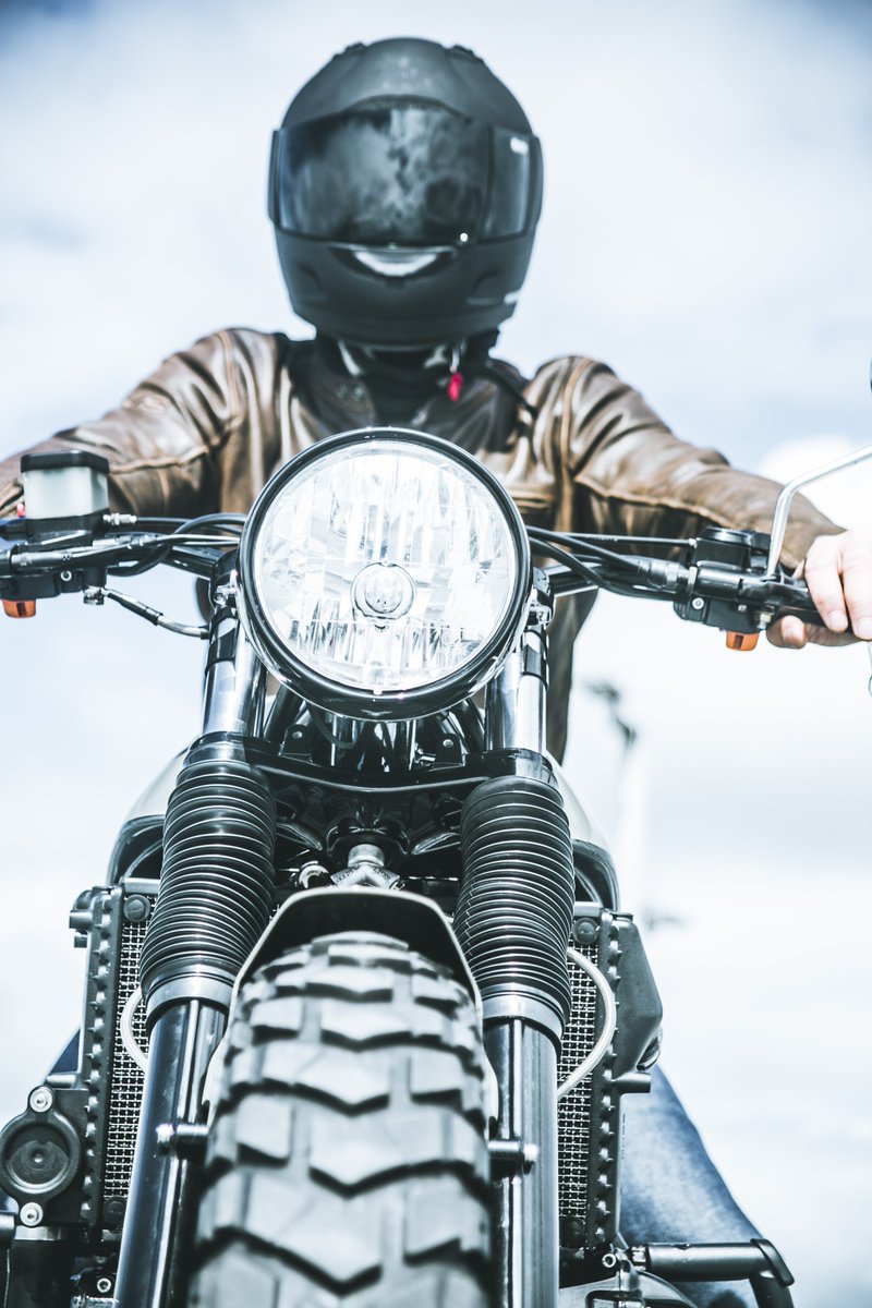 BKSClothing's tweet photo. The #BKS Classic Wash leather motorcycle jacket worn by @djewan - photo credit to @photomoto.co #Caferacer #Vintage #Retro #Brewdog #Modernretro #Motorcycle #Classicbike #Leather #Biker #Hipster #Bikebuild https://t.co/0nmPcWQPN3