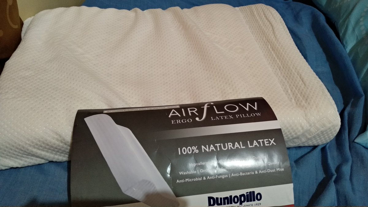 _MRizal_'s tweet photo. @Dunlopillo_ID Bantal airflow ergo latex pillow yang saya beli tidak mau mengembang dan terdapat cacat di bagian ujung. sudah sempat tukar tetapi masih dapat produk yang sama cacatnya. apakah untuk bantal airflow ergo latex kualitasnya seperti ini? https://t.co/YUb8vOnZbv