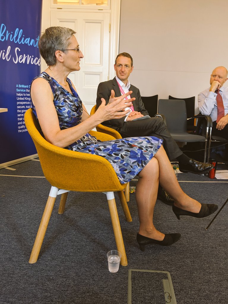 katejosephs's tweet photo. 👏 @ClareMoriarty for reminding us this morning of the role we play in shaping a civil service where all our people can thrive and bring their whole and best selves to work. 
👊 To the many colleagues who came together; building a network for directors by directors #CSNetworkD https://t.co/Uq3JTkJiCT