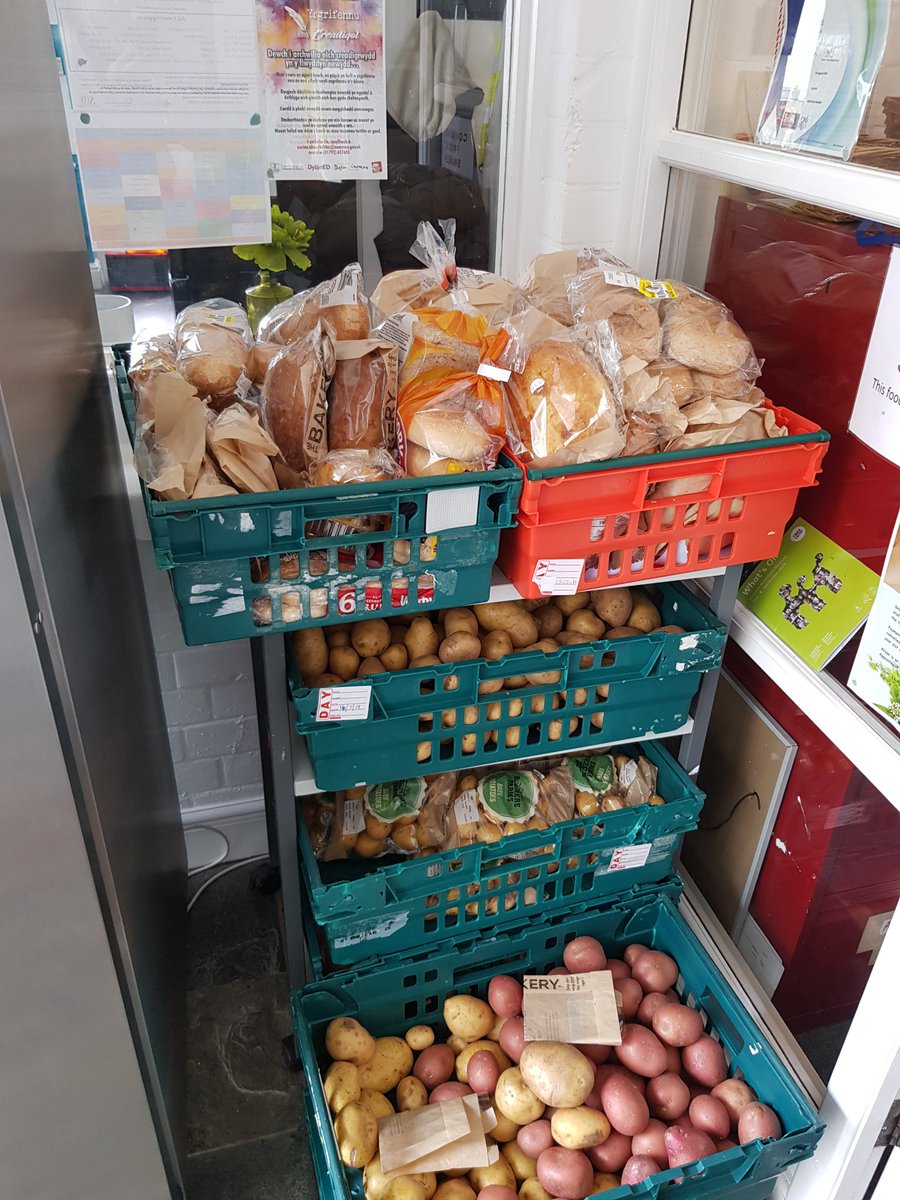 Plenty in today, thanks to <a href="/MarinaTesco/">Tesco Swansea Marina</a> and <a href="/marksandspencer/">M&S</a> .  We've got a huge variety of fruit, veg, baked goods and potatoes.  Please help us #feedbelliesnotbins and #reducewaste in #Swansea.

#CommunityFridge #Abertawe #OergellGymunedol