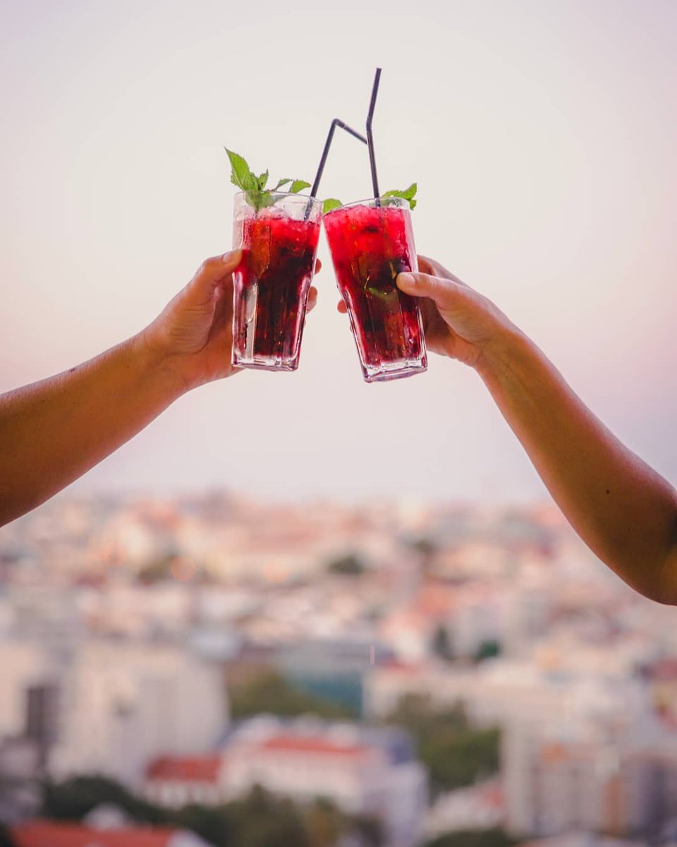 Who would you want to have a toast in #Lisboa?

#VisitLisboa 
📷 by joysje0