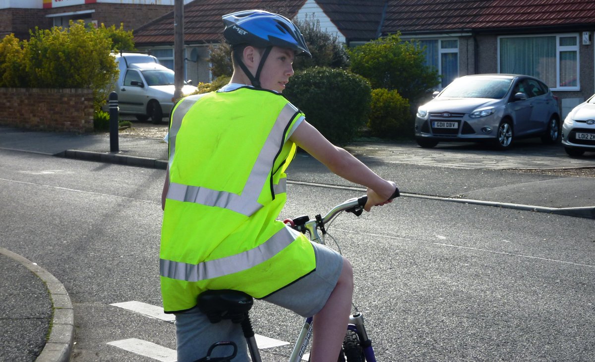 Bexleyrdsafety's tweet photo. Will your child be cycling to secondary school next term? We are running FREE @bikeability Level 2 and Level 3 courses during  the summer holidays. For more information, please email roadsafetyeducation@bexley.gov.uk @whatsoninbexley #RideSafely https://t.co/3Jc1qK1Rut