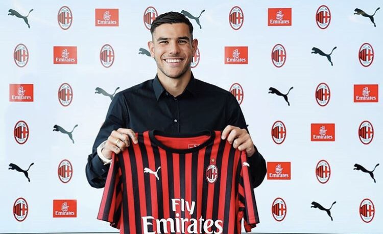 Theo Hernández, presentado con el Milan.