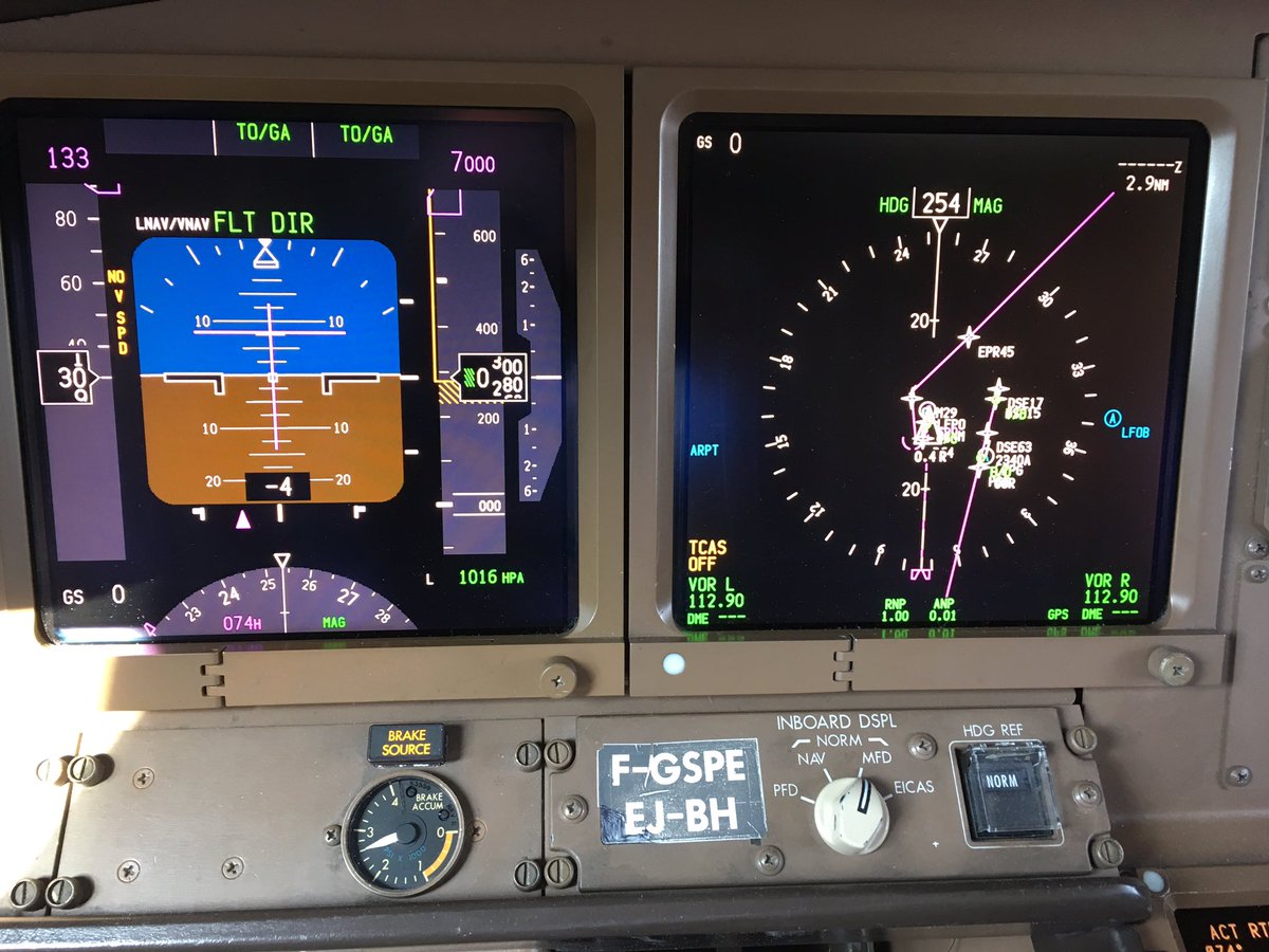 peytour13's tweet photo. Double shuttle flights CDG-ORY-CDG #AF372Y #FGSPB #AF371Y #FGSPE #777 Great day to visit Paris Suburbs 😉#pilotlife #avgeeks https://t.co/kBGdwNZrCy
