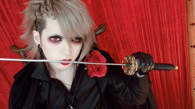 というわけで今宵は館を飛び出し とある撮影をしてきました🗡🗡🗡  #他の写真が見たかったら♡ #他の動画が見たかったらRT https://t.co/pGCqx7OK1e<a href="/tag/%E4%BB%96%E3%81%AE%E5%86%99%E7%9C%9F%E3%81%8C%E8%A6%8B%E3%81%9F%E3%81%8B%E3%81%A3%E3%81%9F%E3%82%89"class="tags">#他の写真が見たかったら</a><a href="/tag/%E4%BB%96%E3%81%AE%E5%8B%95%E7%94%BB%E3%81%8C%E8%A6%8B%E3%81%9F%E3%81%8B%E3%81%A3%E3%81%9F%E3%82%89rt"class="tags">#他の動画が見たかったらRT</a>