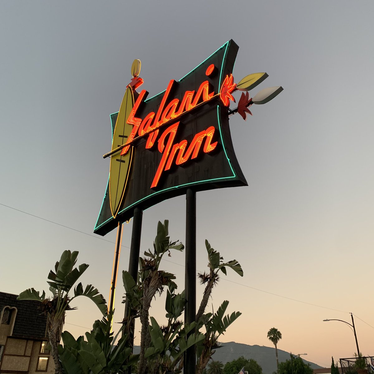 The home of @TheChrisRubio Top 12 is the Safari Inn. Built in 1955, the hotel has been featured in many movies and TV shows including Lethal Weapon, True Romance, Coach Carter, Apollo 13, Six Feet Under, CSI and The Partridge Family. #HistoricalLandmark #TeamRubio #TheFactory