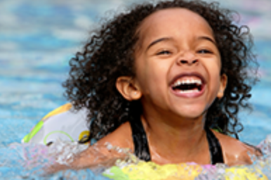 Are your children in the pool on a regular basis? Did you know that exposure to chlorinated pools can damage their teeth? NYC pediatric dentist Dr. Jacqueline Dikansky shares the scoop here: tinyurl.com/iSmileKids