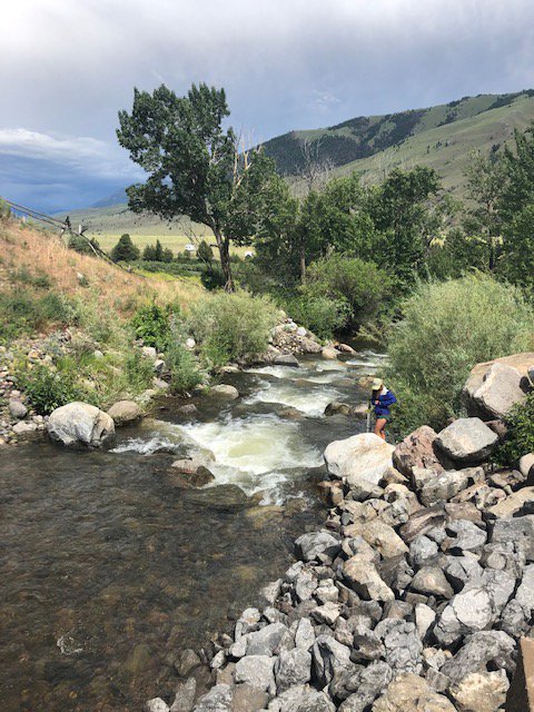 YellowstoneERC's tweet photo. While this week may be an "off week” for our Water Quality data collection and testing, we spent yesterday collecting data from several of our Paradise Valley data collection locations. We used our HOBO sensors to project graphical data from these streams and rivers. #RiverNET https://t.co/9DCgyB58mP