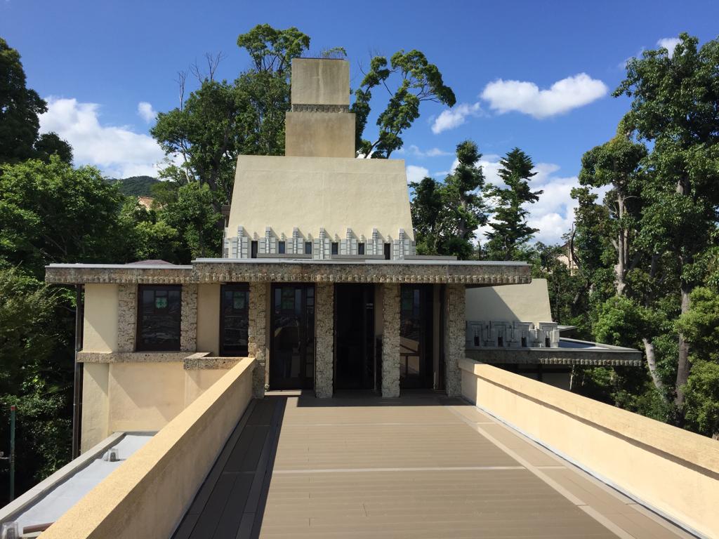 brouardarchitec's tweet photo. @brouardarchitec 
Philip Brouard Japan 2019 - Frank Lloyd Wright - Osaka https://t.co/lBVGHAc3hR