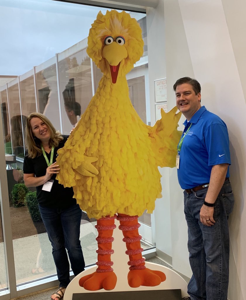 Workkng with one of the biggest #KET stars to share the exciting possibilities of <a href="/makeymakey/">Makey Makey</a> with <a href="/JerryBroyles1/">Jerry Broyles</a> and #BigBird #ketmpd19. <a href="/fcpsoit/">FCPS Inst Tech</a>