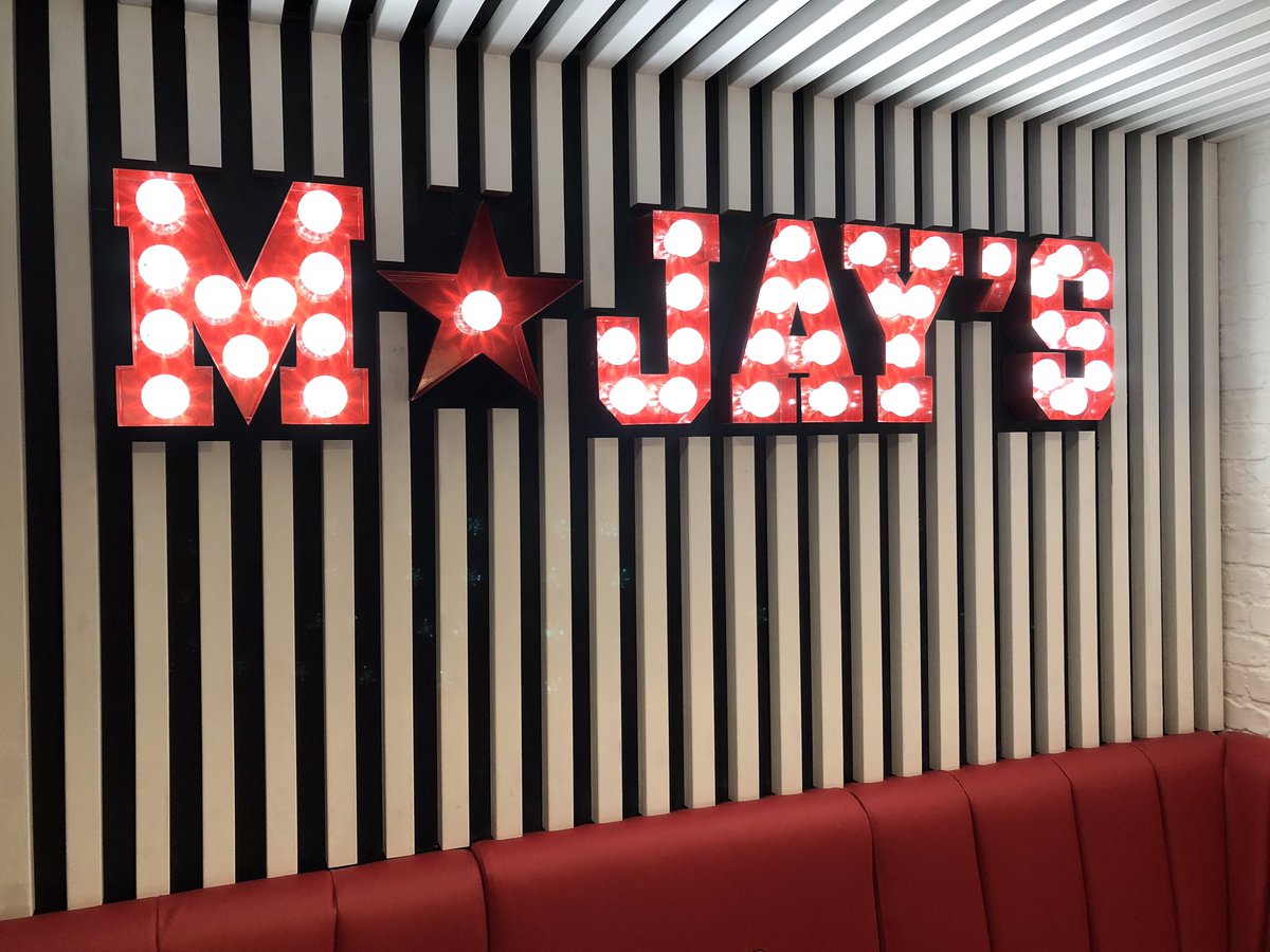standing_space's tweet photo. Cool Interior by Standing Space! Grab a milkshake at MJays ๐โ๏ธ๐ฅคwhatโs your favourite flavour? #standingspaceltd #stocktonheath #interiordesign #mjays #desserts https://t.co/qL6SQ7Je01