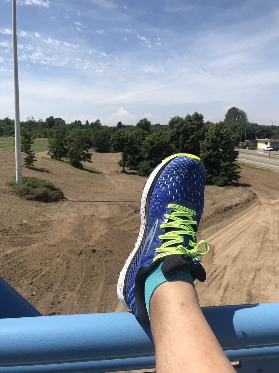 SergioSangio's tweet photo. Oggi ho provato le mie nuove scarpe dopo anni sono tornato a #Brooks #transcend6 devo farci ancora il piede ma le prime sensazioni sembrano buone, oggi pure il caldo Γ¨ tornato ad essere afoso ma come lamentarsi vedendo le immagini della badwater π
#RunningMan #runningtime #run https://t.co/57oPxdLM5C