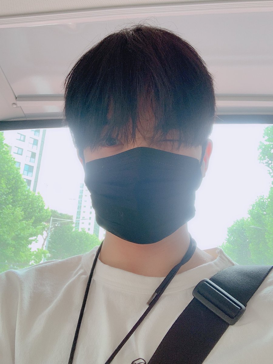 1the9__official's tweet photo. [#신예찬]
머리 길어서 눈 찌푸린 거 아님! 윙크예요 ㅎㅎ

#원더나인 #1THE9 #SHINYECHAN https://t.co/9BxZBT8otJ