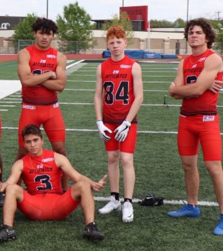 txa7v7's tweet photo. Proud of our little bro @Ddehoyos8 for repping 210 Affiliated at FBU! Keep grinding young man 😤
@Jbone85 https://t.co/zHwibnLqyb