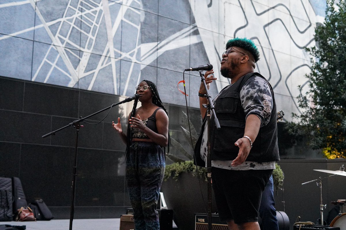 therobmilton's tweet photo. - still beaming! @_JacqueHammond_ ✨ @sofarsounds is like family at this point. ♥️ @sofarsoundsla. 📷: @AshaMone. #sofarsounds #sofarsoundsla https://t.co/nI4nzDdwcL