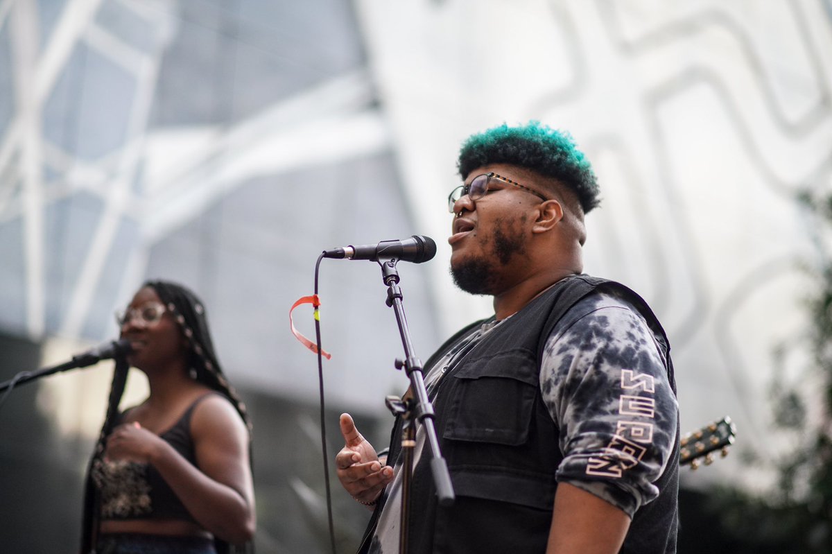 therobmilton's tweet photo. - still beaming! @_JacqueHammond_ ✨ @sofarsounds is like family at this point. ♥️ @sofarsoundsla. 📷: @AshaMone. #sofarsounds #sofarsoundsla https://t.co/nI4nzDdwcL