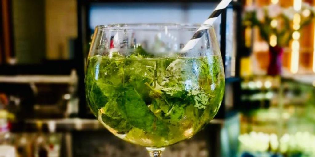 Theos Simple Italian tweet media