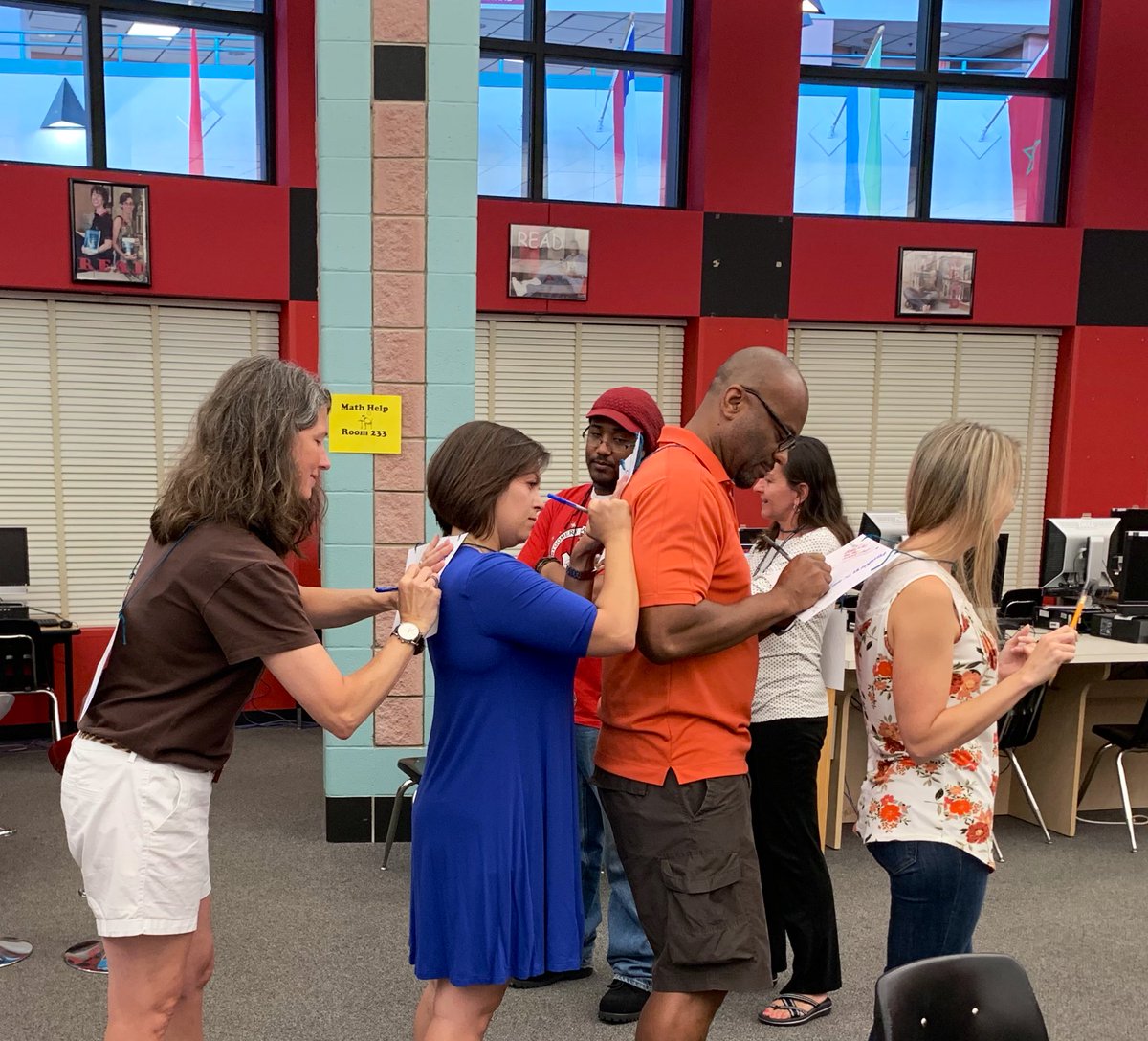 RenayCJohnson's tweet photo. Starting our day with a “pat on the back” positive affirmations for all! #ILTWEEK https://t.co/JMgFmEY3RL