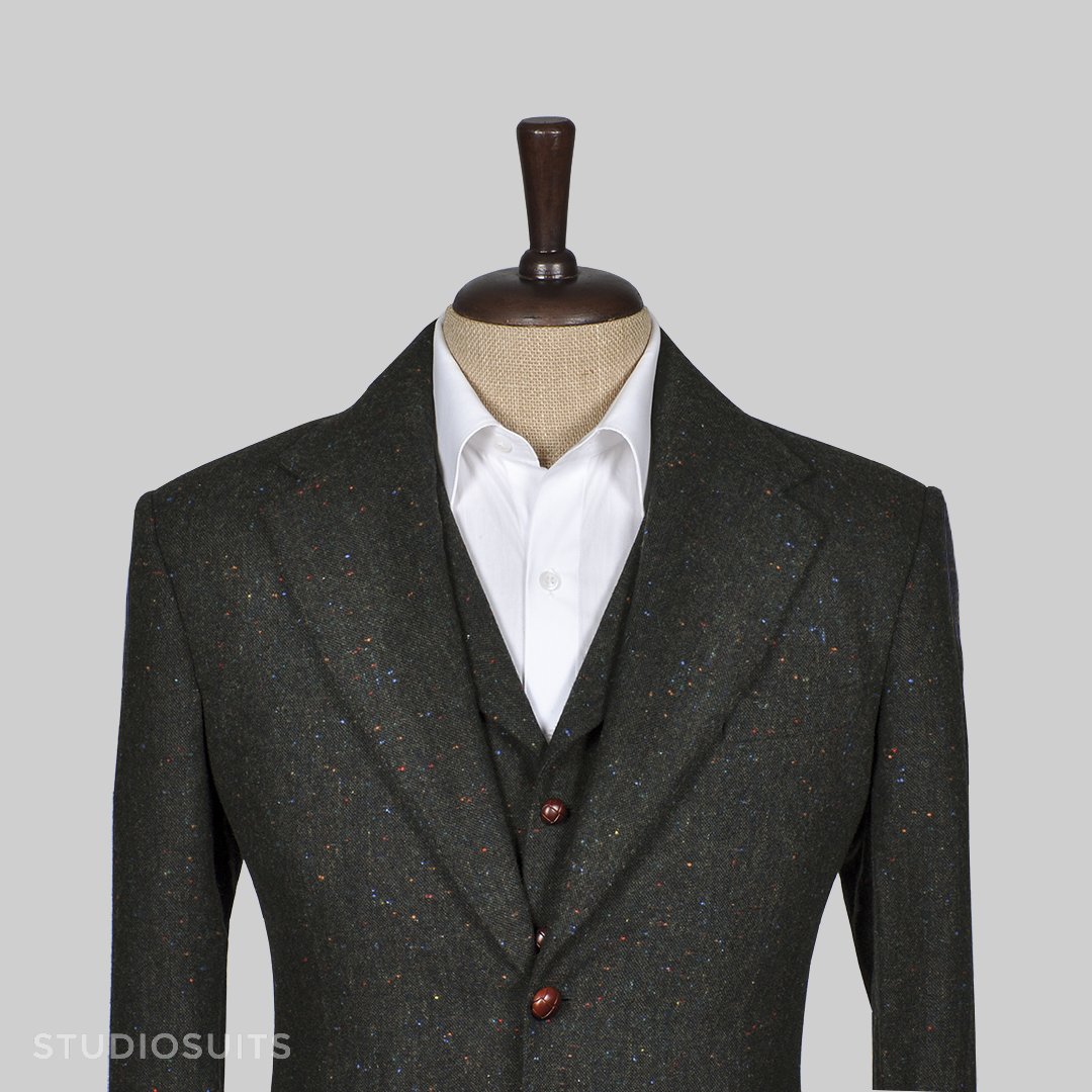 StudioSuits's tweet photo. Customer Order Spotlight!
 Suit commissioned by our client from Australia.
 You can buy this look from here:
 https://t.co/JKBtpXi5cO
 Fabric : Caccioppoli Donegal Dark Green Tweed, Jacket Style : Two Button, Pants Cuffs.
#studiosuits #Suits #mensfashion #menswear #style #fashion https://t.co/KSZyC2B9oz