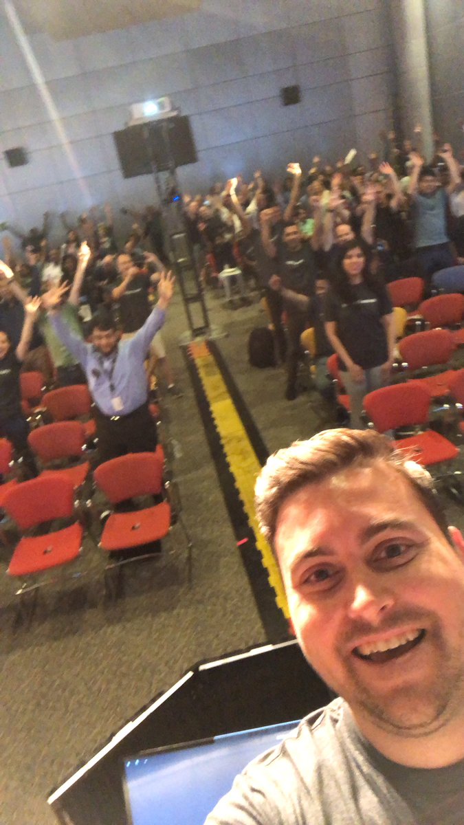 stonejoshstone's tweet photo. What’s up back rows of Dulles! #VerizonTechDay https://t.co/XD99XlTNy3