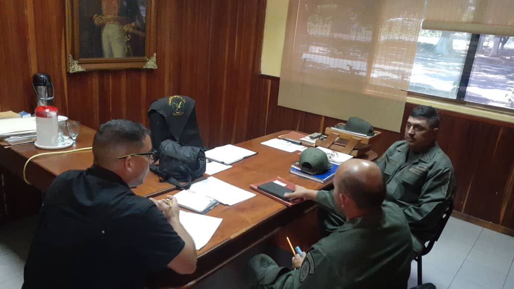 CONGEFANB's tweet photo. #ControlFiscal #FANB #BuenaFeTransparenciaYJusticis Auditoría de Actas de Entrega al 82° Regimiento de Apoyo Logístico del @EjercitoFANB en su Ejecutora Local 825 Batallón Maestranza, Cap. Manuel Toro en #Mcay. Cumpliendo con la agenda 2019 de este órgano contralor de la #FANB https://t.co/D1d2CEfCgJ