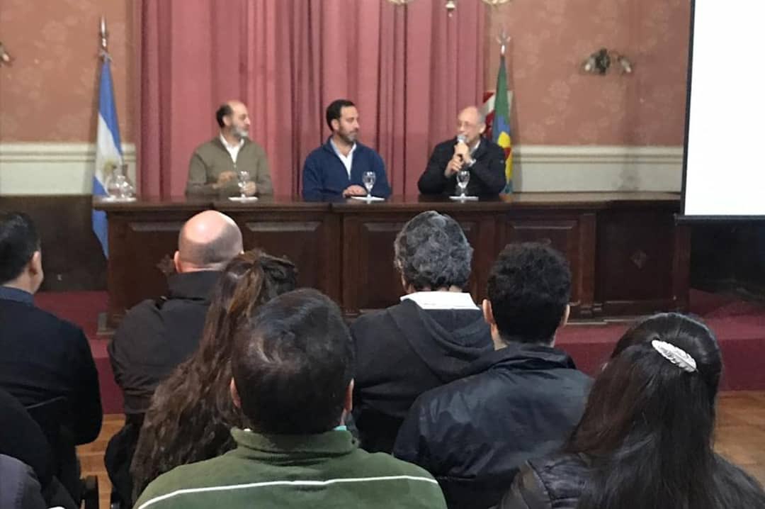 luiscastiella's tweet photo. Ayer en San Pedro, PBA @MunicipalidadSP Una excelente charla sobre #Planificacion y #SmartCities con @INAPArgentina @ModernizacionAR y #MesasdeDialogo @BAProvincia #IVProgramaFederal https://t.co/WtudbtBNZS