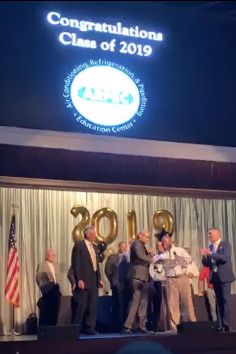 MCAsfla's tweet image. Congratulations @ArpecSchool classic 2019! #lu725 #mcasf #arpec #graduation 🎉 🎓