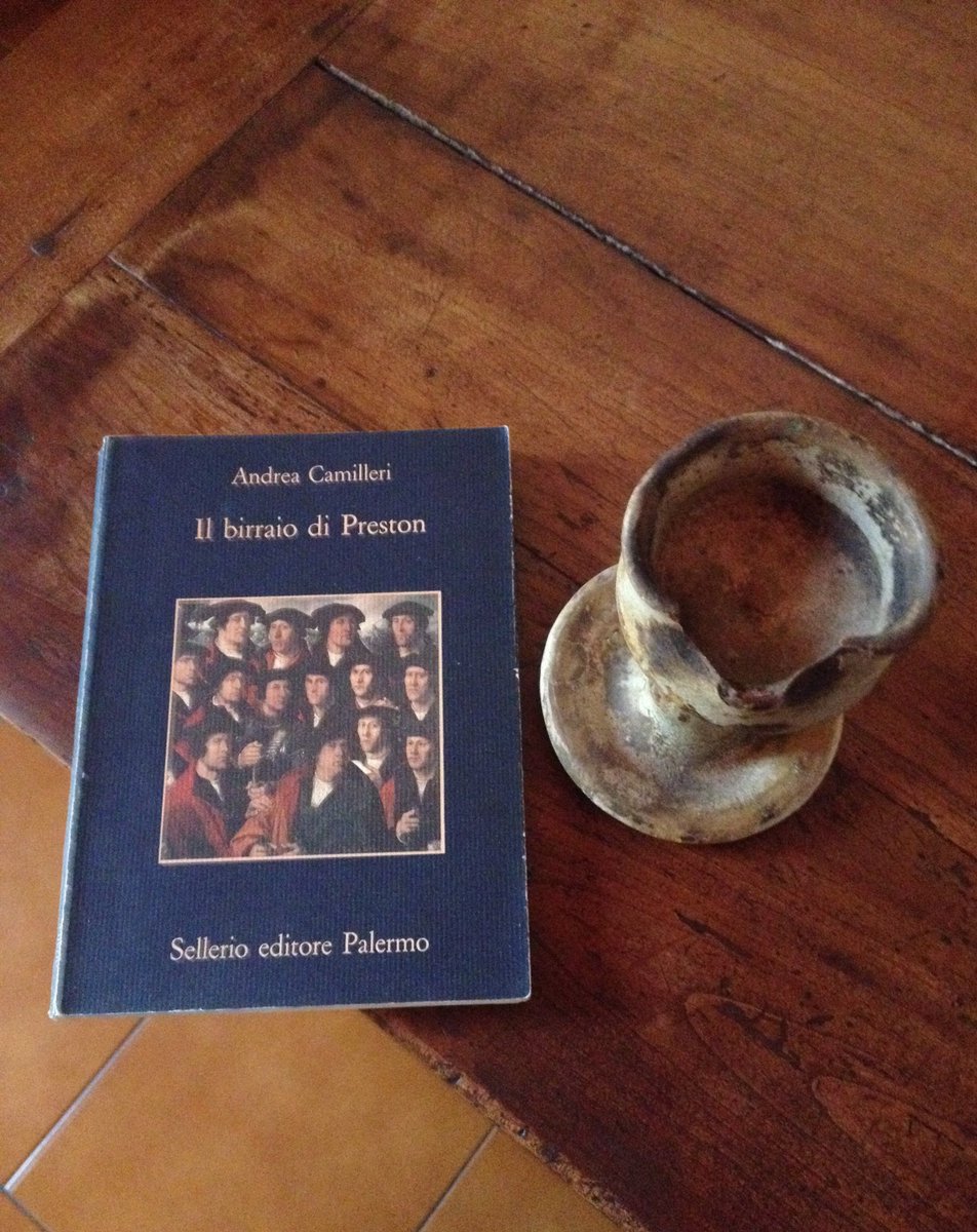 mlmattioli's tweet photo. Scoprimmo #Camilleri grazie a Corrado Augias (recensione su @ilvenerdi "Il birraio di Preston" @sellerioeditore). Fu una folgorazione la sua scrittura, ironia e umanità. La sua mamma si chiamava Carmelina Fragapane. Un piccolo legame in più @giuspane @fedfragapane, @alberto_frag https://t.co/eoUPhnlDht