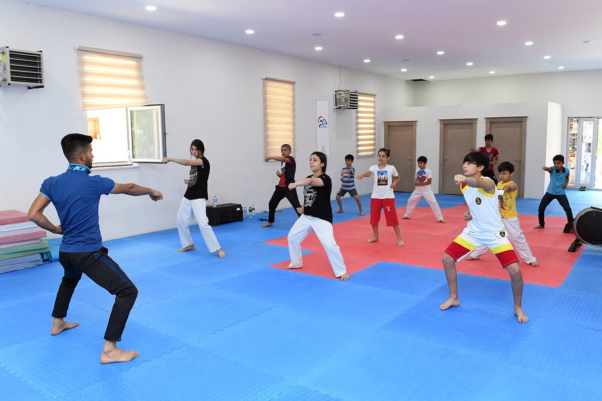 Catak_GHSIM's tweet photo. İlçe Müdürlüğümüz Bünyesinde Açılan Taekvando Kursumuz Sanat Merkezi Çok Amaçlı Spor Salonda Usta Öğretici Nebi Varhan'ın başkanlığında Eğitimler devam ediyor. @gencliksporbak @nevzatvan @VanGHSIM @suleymanBayat65 https://t.co/BEj8NYh5zm