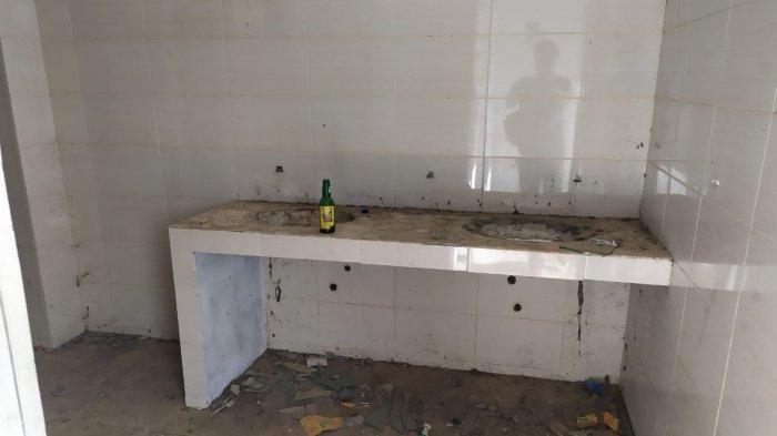 LalajoPersib's tweet photo. Kondisi toilet di Std. GBLA. Eta botol nu saha? :)) #saveGBLA https://t.co/ojo4CzrnNe
