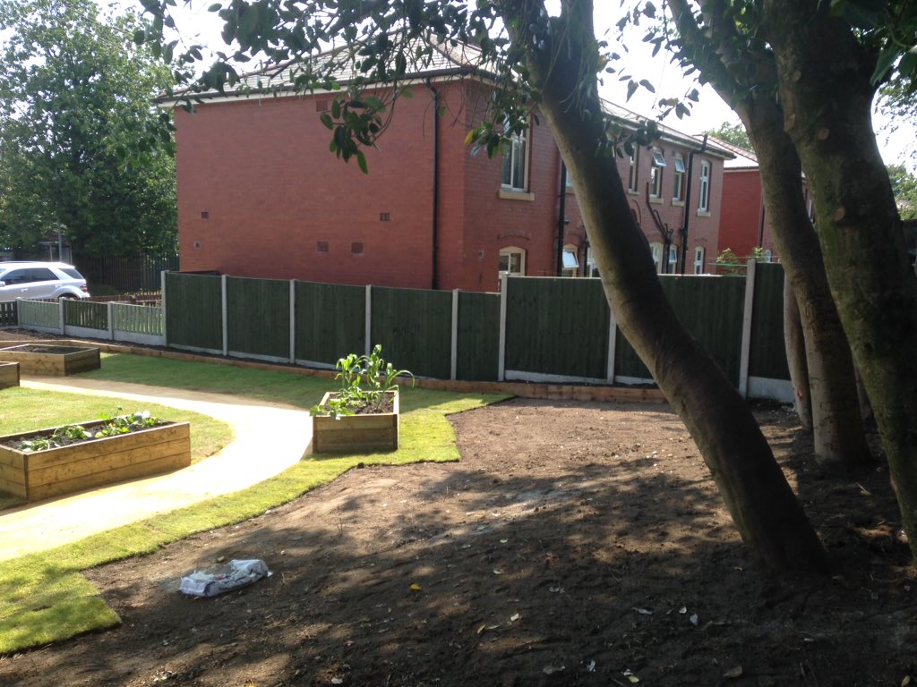 SowtheCity's tweet photo. Here's a story, ex service user of the fantastic Red Door project in Bury where we created a garden, helps us to create a new community garden also in the town. Phase 1 completed yesterday! @NSCPG @CaritasSalford https://t.co/59BsCe3gUA