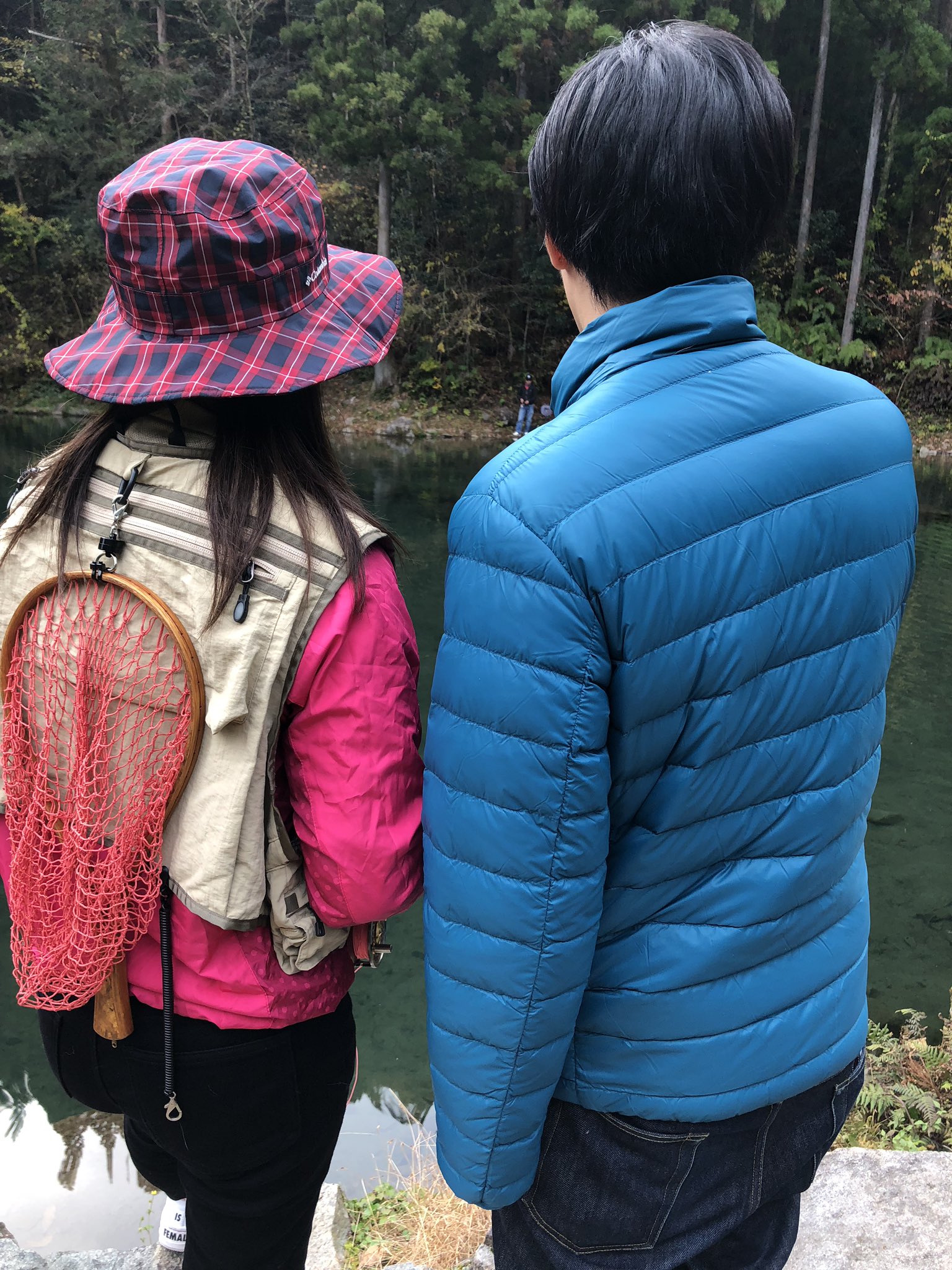 加藤るみ 旦那は釣りをするのですか という質問がいっぱいありましたが 一緒に釣りに行ったりしています 釣りデート の良さを広めたいですね ちなみに 旦那は釣り初心者です 管理釣り場で 後ろ姿だけはいっちょまえに釣りプロ感を出してる旦那です