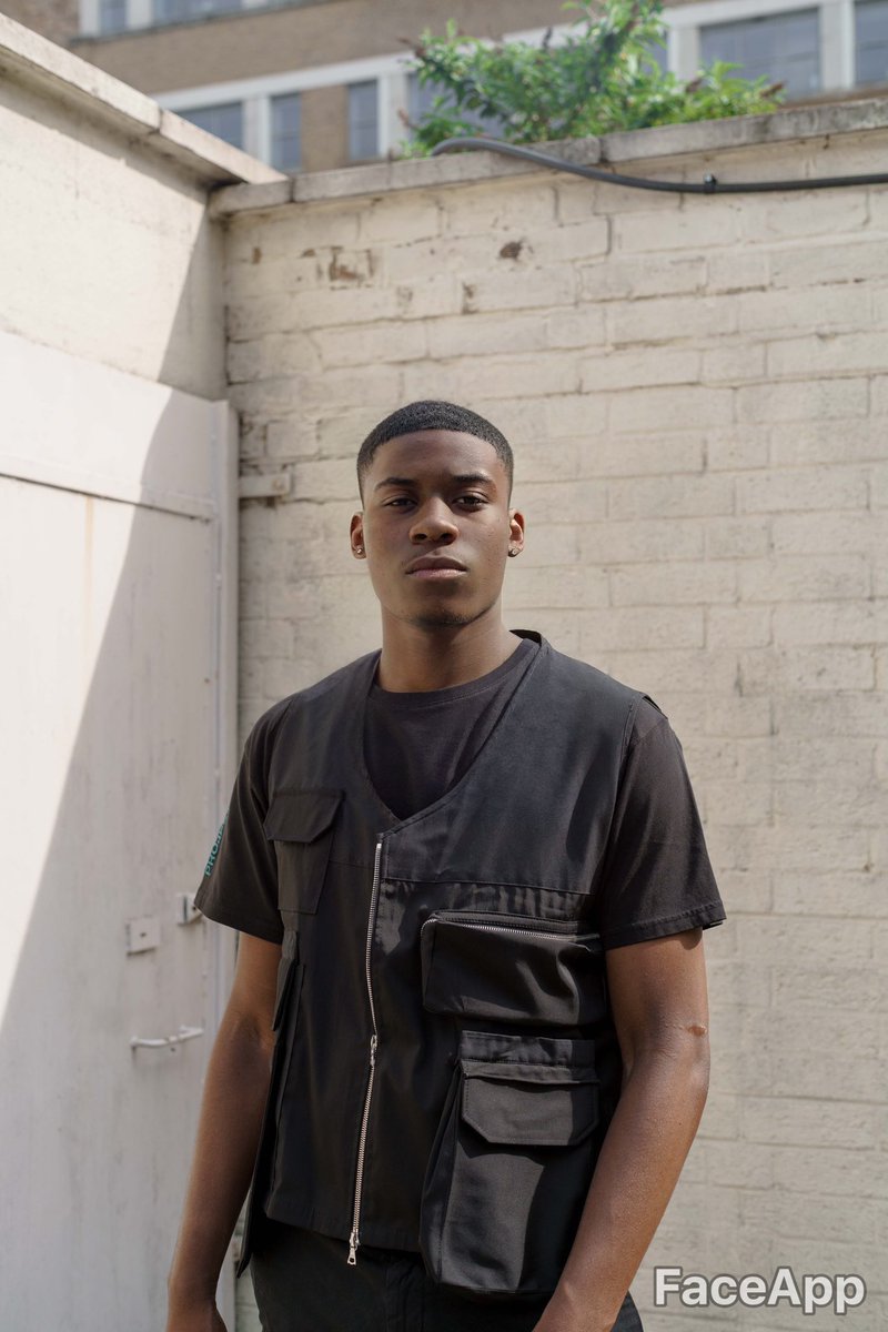 Jay1Official_'s tweet image. This baby face an advantage