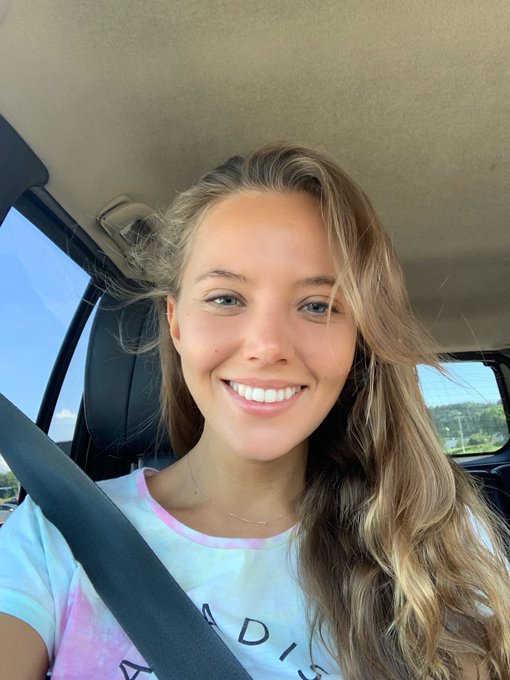 Thank you for all the support you give me with https://t.co/qUzai2r2g7 😘 it means a lot to me! Hug you