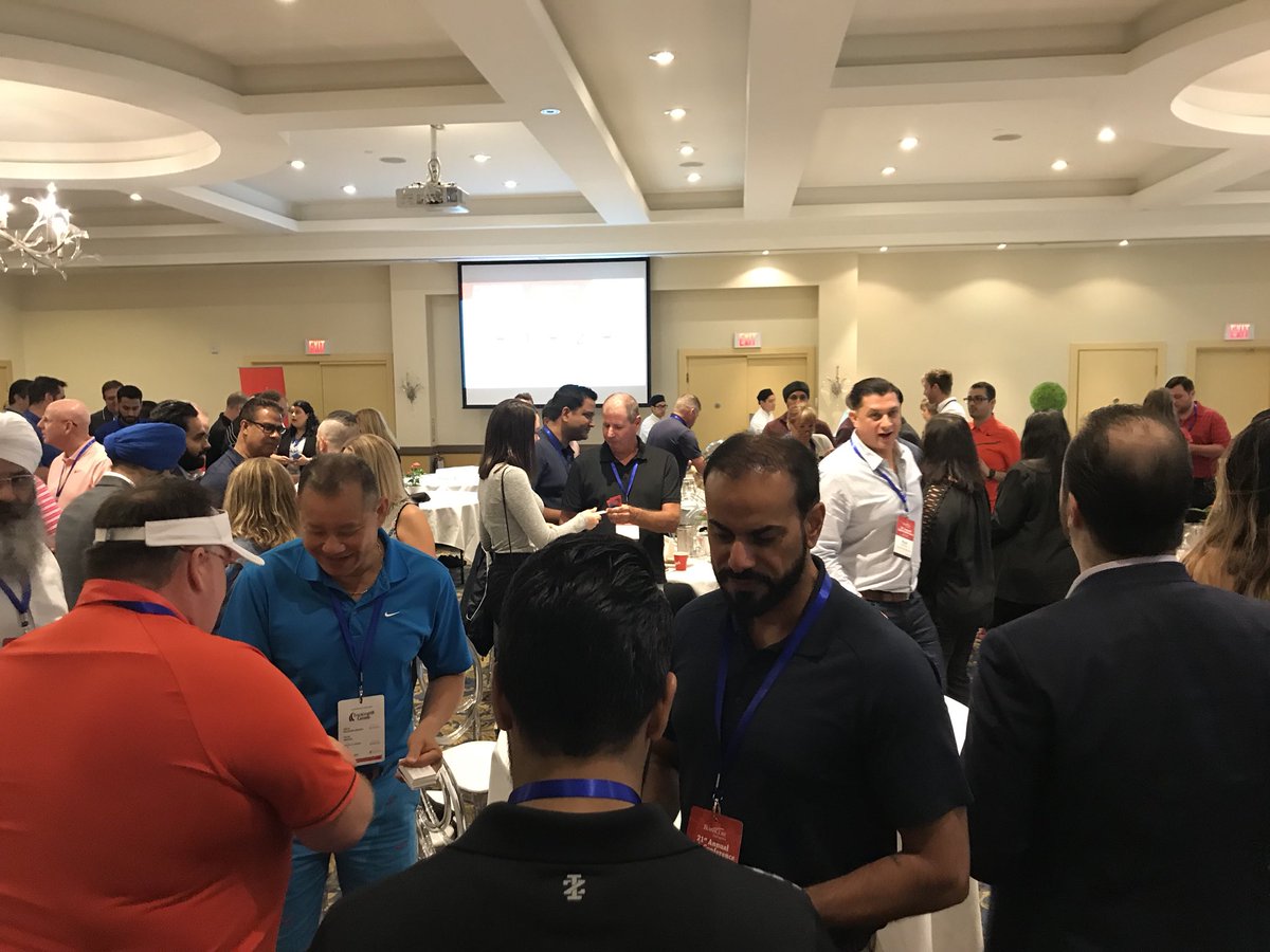 loadlink's tweet image. Our #linkconference networking challenge is always a big hit! It’s never too early to talk business.