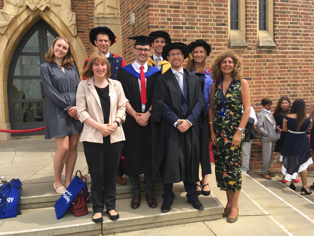 SurreySportSci's tweet photo. Congratulations to ⁦@kylegapper⁩ for winning the ⁦@physoc⁩ prize for physiology research at #ClassOf2019 #foreversurrey https://t.co/SVRELYbyy7